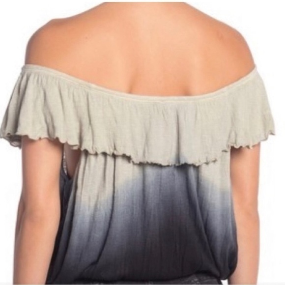 FREE People Boho Ombre Ruffle Off The Shoulder Top
EUC. Medium - Picture 4 of 5